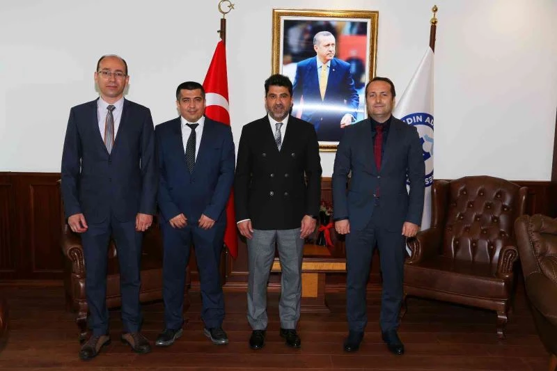ADÜ Rektörü Aldemir, Tıp Fakültesi yönetimini makamında kabul etti
