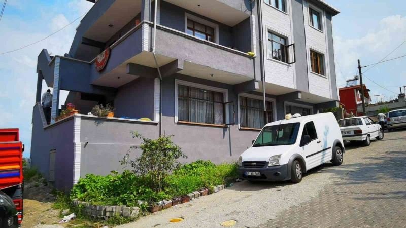 Zonguldak’ta oğluna kızan baba eşini ve gelinini yaraladı
