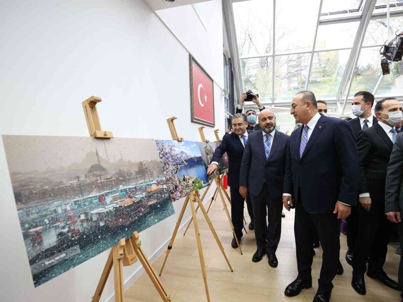 Çavuşoğlu, Brüksel’de Türkiye Güzellikleri Sergisi’nin açılışını yaptı
