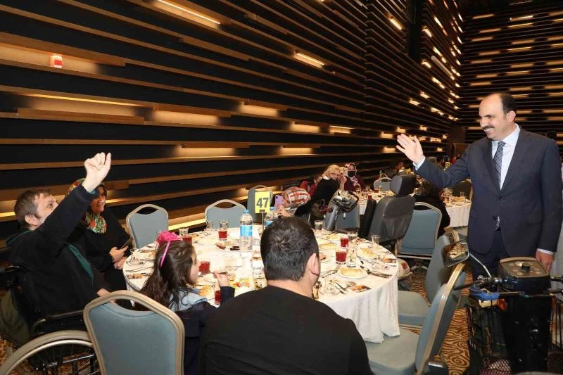 Başkan Altay: “Birbirimize koşulsuz destek olduktan sonra aşılamayacak engel yoktur”
