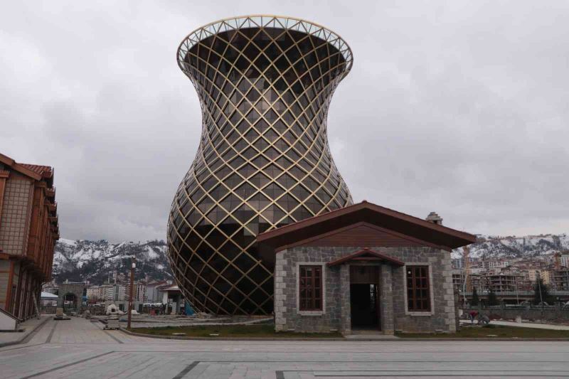 Rize’nin 29 metrelik çay bardağı açılış için gün sayıyor
