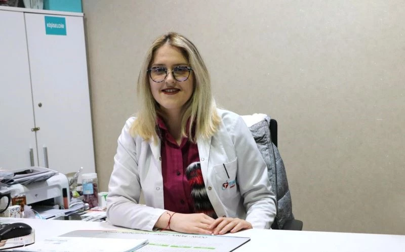 İftar ve sonrasında yemek miktarını ayarlayamayanlarda reflü riski artıyor
