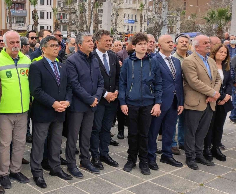 Çanakkale’de görevden uzaklaştırılan belediye başkan yardımcısı için eylem
