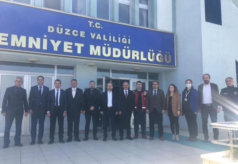 Sağlıkçılardan Polislere 10 Nisan ziyareti
