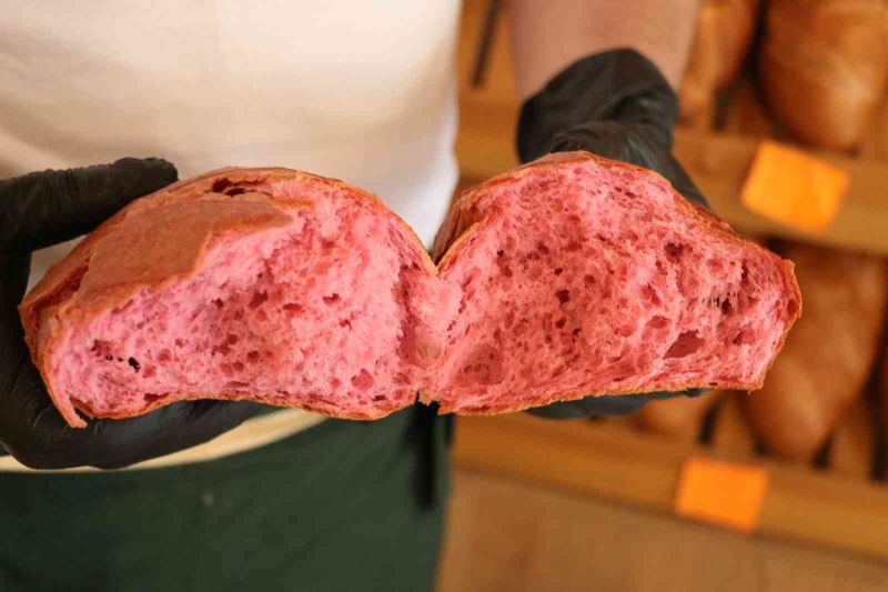 Bu da Maraşlı biberli Ramazan ekmeği
