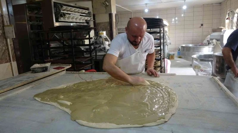 Bu pide Ramazan’da tok tutuyor
