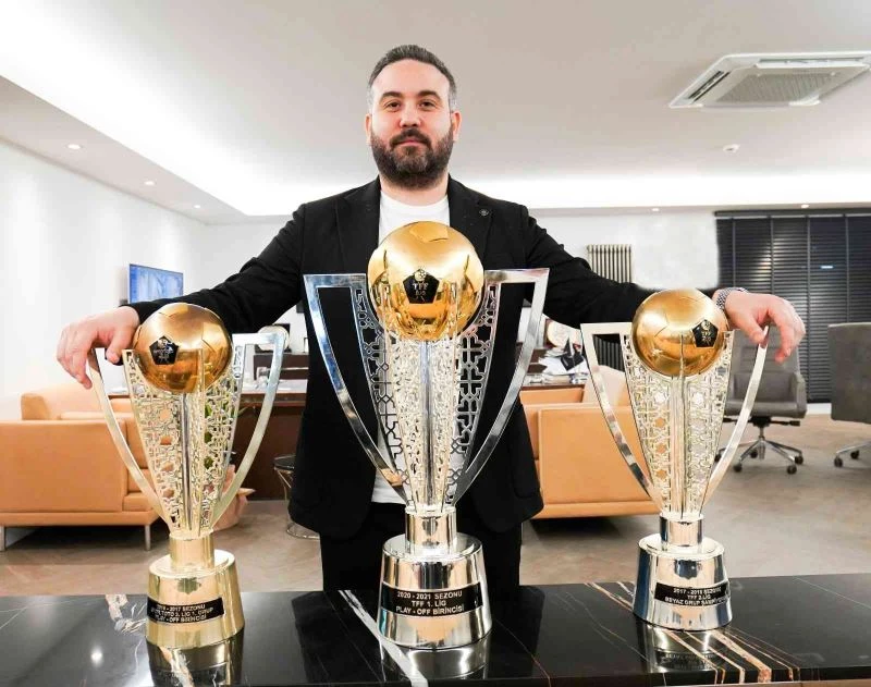 Altay Başkanı Özgür Ekmekçioğlu görevinden istifa etti.
