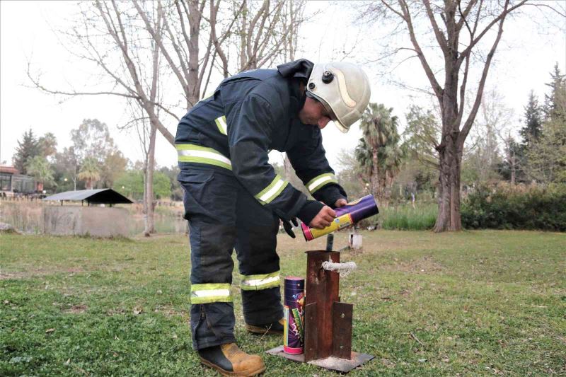 Antalya’da Ramazan topu geleneği, ’ses bombası’ olarak tabir edilen düzenekle devam ediyor
