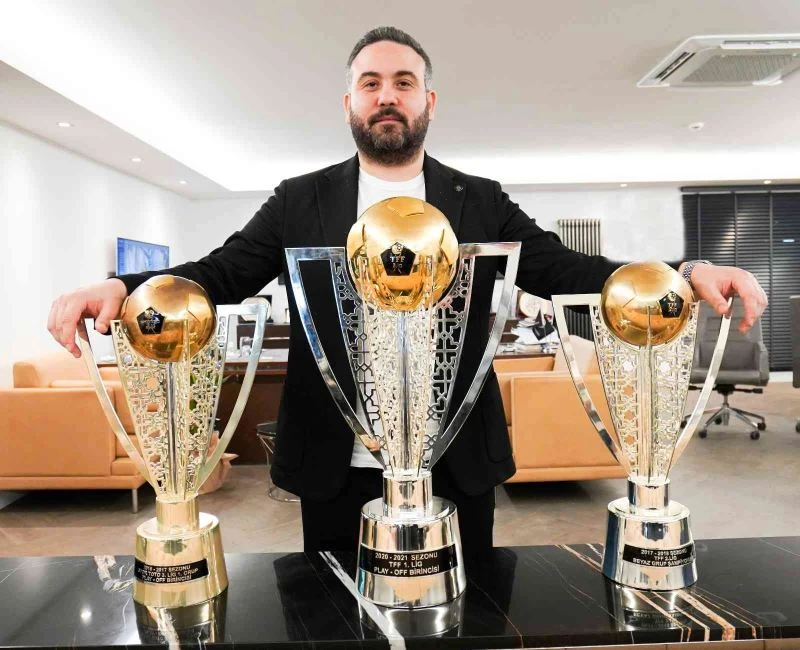 Altay Başkanı Özgür Ekmekçioğlu istifa etti
