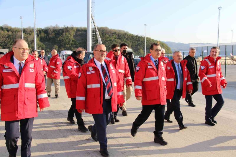 Bakan Dönmez, Filyos Limanı’nda incelemelerde bulundu
