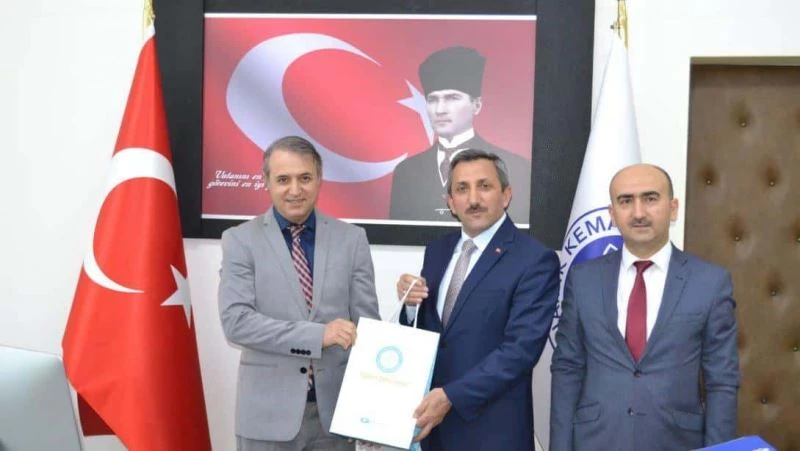 Üniversite - lise işbirliği ile öğrenciler robotik kodlama öğrenecek
