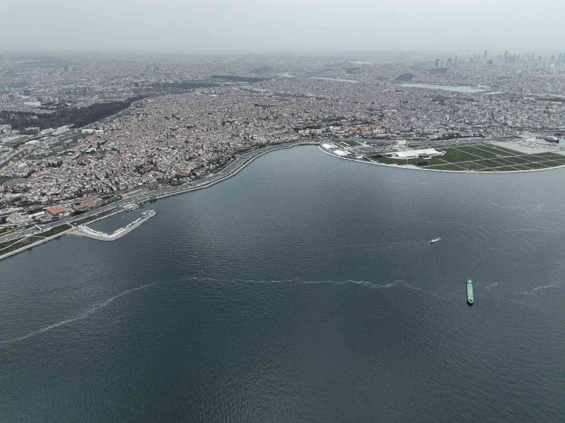 İstanbul’da denizdeki kirlilik dron ile görüntülendi
