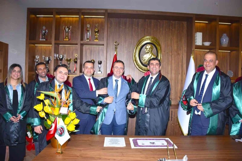 Avukatlık ruhsatını sınıf arkadaşından aldı
