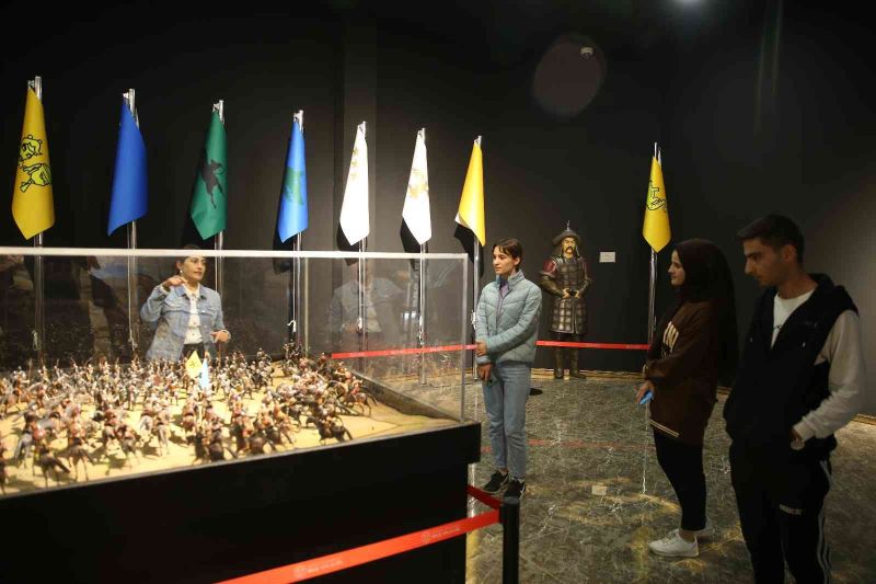 Muş’ta 110 bin öğrenci “Malazgirt Panoramik Müzesi” ile tarihi yolculuğa çıkarılacak
