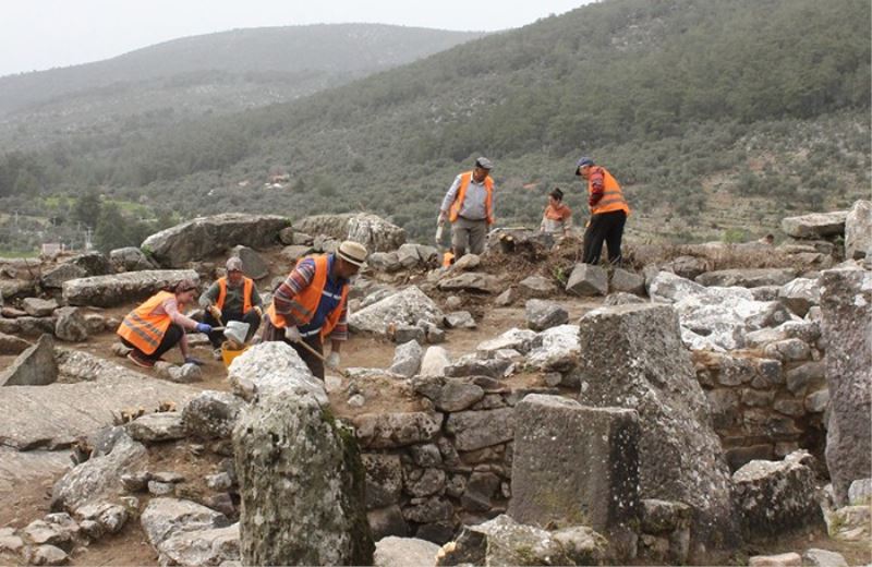 Kaymakam Böke, kazı alanını ziyaret etti
