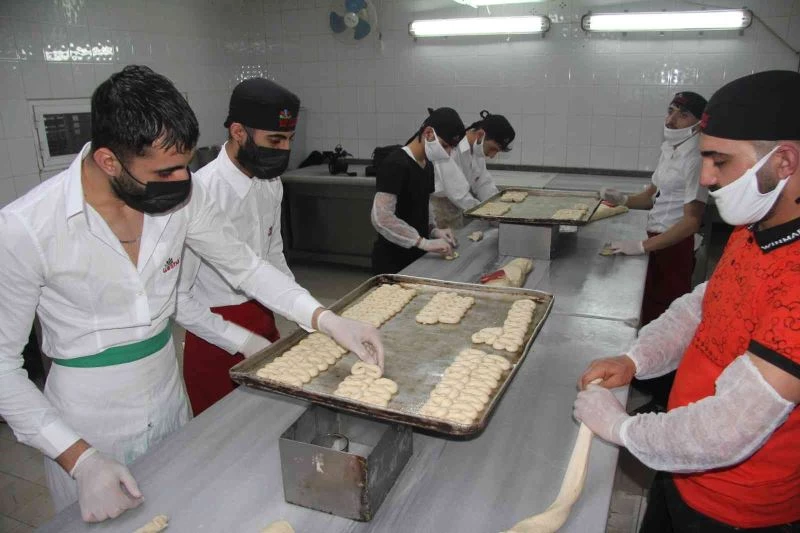 Sadece Ramazanda yapılan Halep Kahkesine yoğun talep
