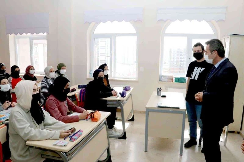 Aslan: “EBA’dan istifade edin”
