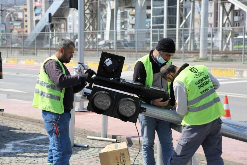 Yayaların güvenliği için 3 yeni sinyalizasyon kuruldu
