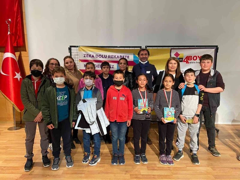 Köyceğizli öğrenciler akıl ve zekâ oyunlarında 2 üçüncülük kazandı
