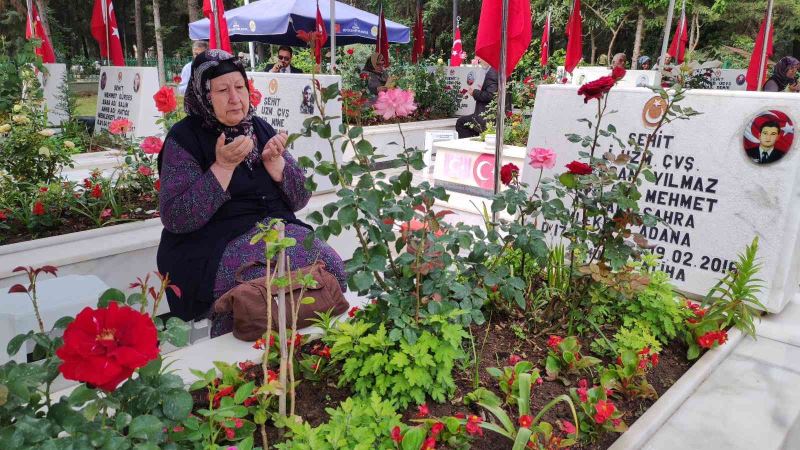 Adana’da şehitliklerde hüzünlü bayram arifesi