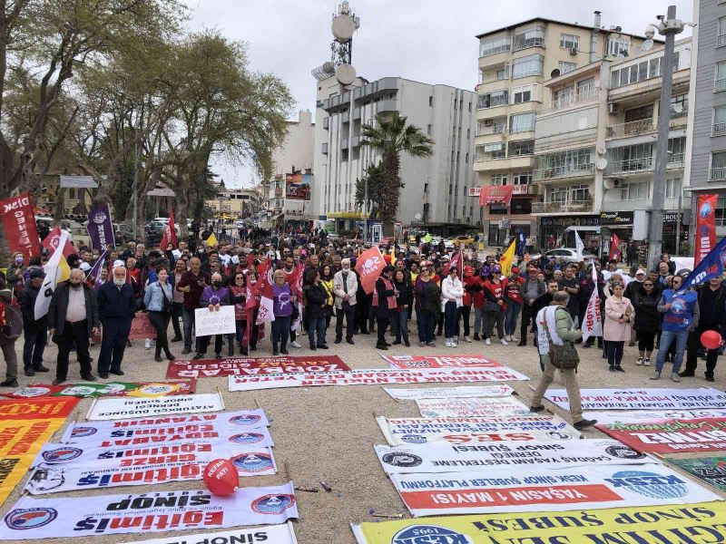 Atılan sloganlara kızan Türk-İş üyeleri 1 Mayıs kortejinden ayrıldı
