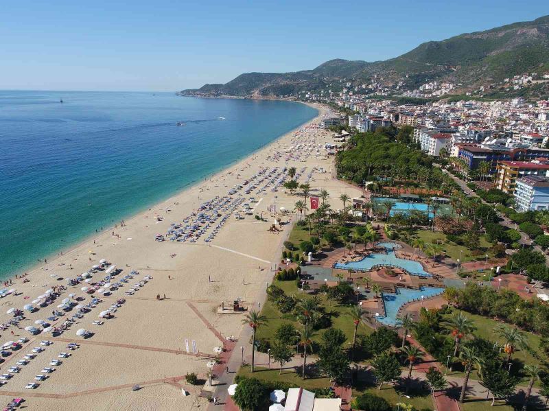 Antalya’yı ziyaret eden turist sayısı 2021 yılına göre yüzde 162 arttı

