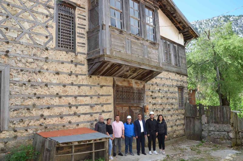 Antalya’da 300 yıllık tescilli 40 düğmeli ev turizme kazandırılacak
