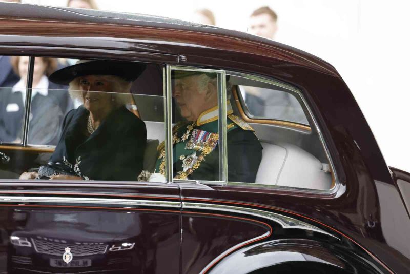 İngiltere Parlamentosu’nun açılış konuşmasını Kraliçe yerine oğlu Prens Charles yaptı
