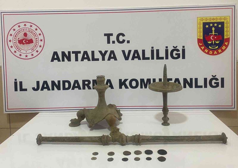 Antalya’da jandarmadan tarihi şamdan operasyonu
