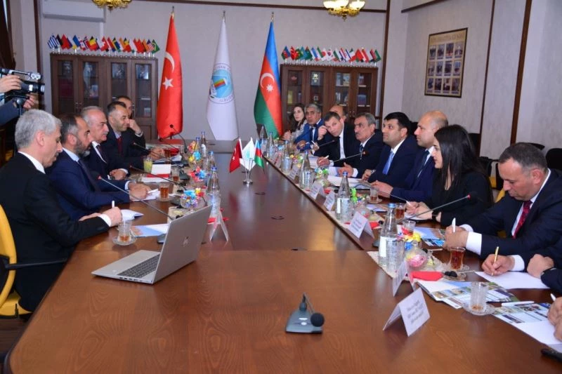 Rektör Çomaklı Nahçıvan’da bir dizi temaslarda bulundu
