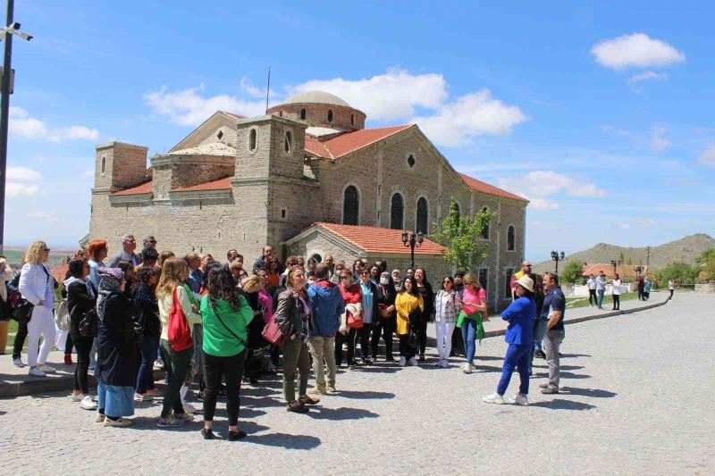 Sivrihisar ziyaretçi akınına uğruyor
