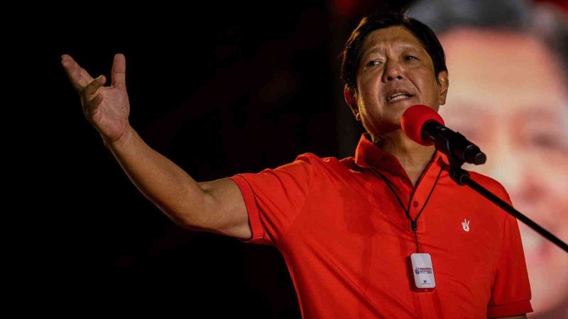 Filipinler’de seçimi eski Devlet Başkanı’nın oğlu Marcos kazandı
