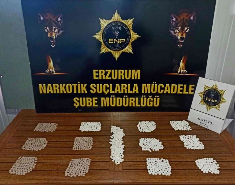 Uluslararası yolcu otobüsünde kırmızı reçeteli hap ele geçirildi
