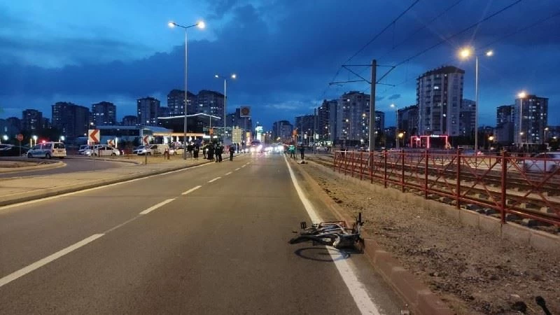 Vicdansızlığın böylesi: bisikletliye çarpan sürücü olay yerinden kaçtı
