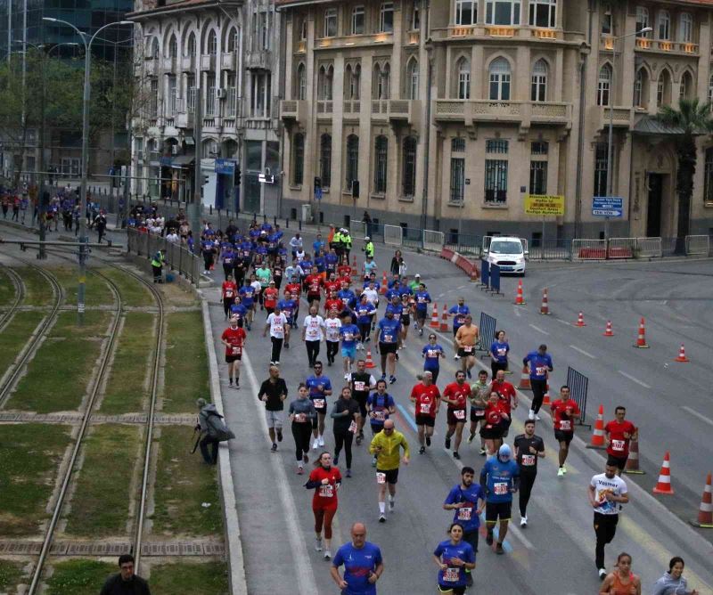 Maraton İzmir’de sivil topluma 4 milyon TL’lik katkı

