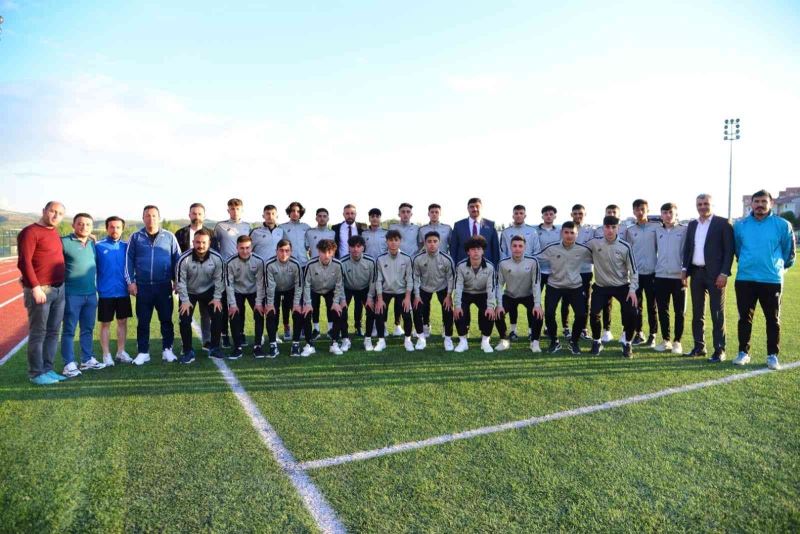 Kahramankazan U18 futbol takımı Türkiye Şampiyonası için Afyon’a hareket etti
