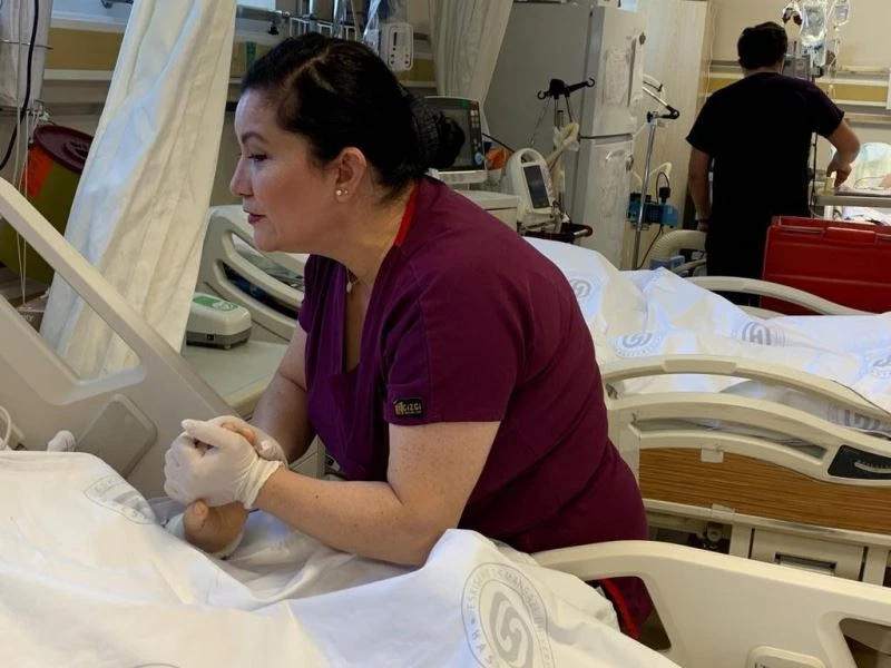 Mesleğini 31 yıldır onur ve gururla sürdüren Hatice hemşire
