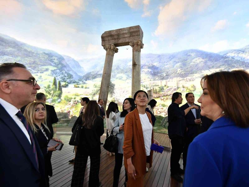 Türk Devletleri Ombusdmanları, Fetih Müzesi’ne hayran kaldı

