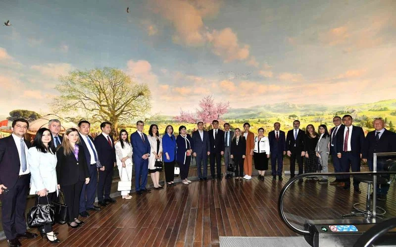 Türk Devletleri Ombusdmanları, Fetih Müzesi’ne hayran kaldı
