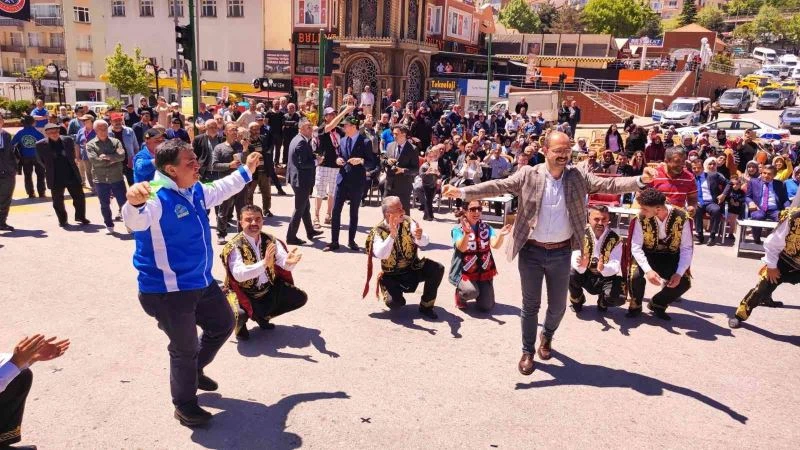 16. Doğu-Batı Dostluk ve Barış Rallisi Tosya etabı start aldı
