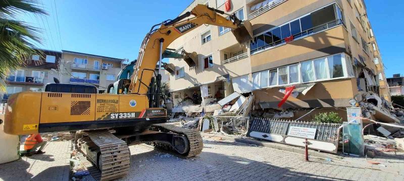 İzmir depreminde yıkılan Cumhuriyet Sitesi’nin sorumluları hakim karşısında
