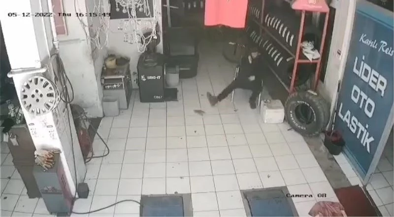 Oto lastikçinin fareyle imtihanı
