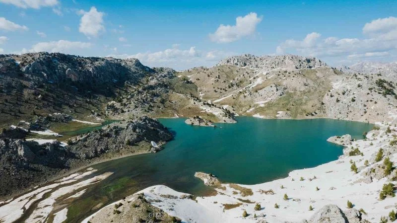 Karlar eridi Karagöl