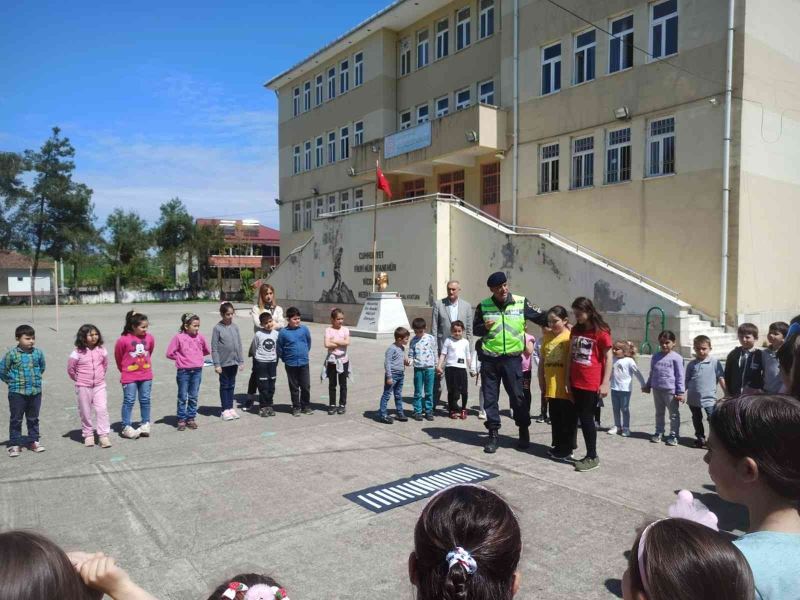 Jandarmadan öğrencilere ‘trafik’ eğitimi
