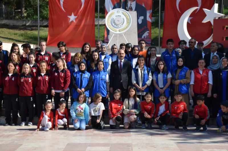 Bilecik’te Gençlik Haftası Atatürk Anıtı’na konulan çelenkle başladı
