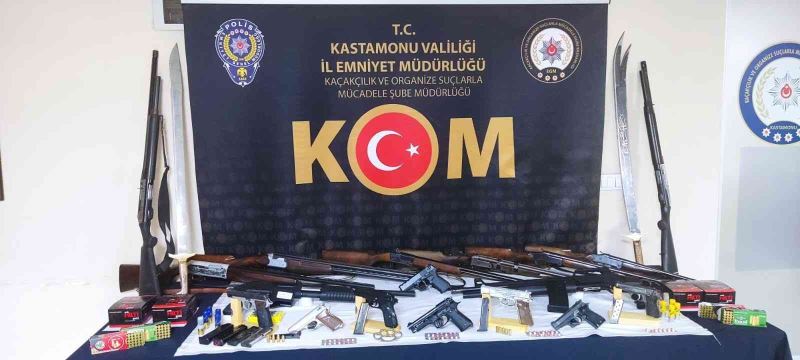 Kastamonu’da ’kaçak silah’ operasyonu: 20 gözaltı
