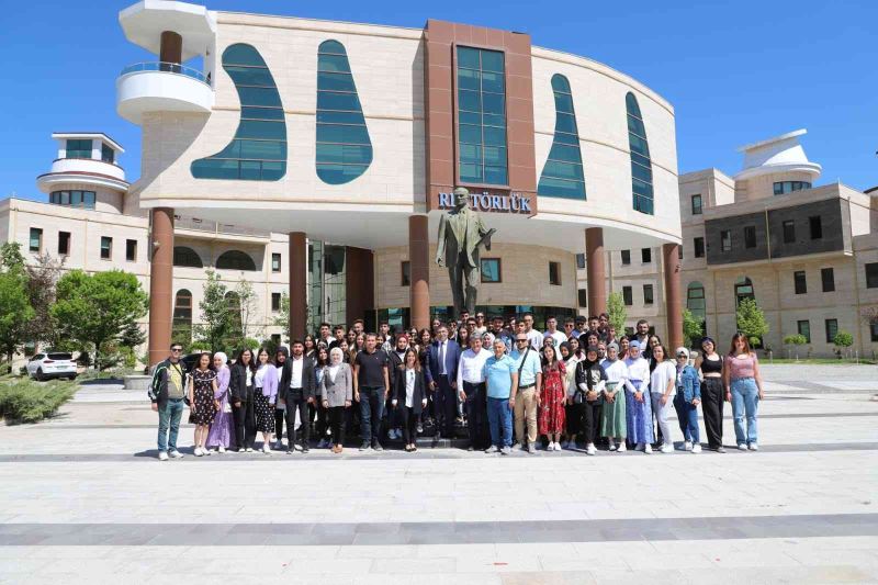 Mersinli öğrencilere Nevşehir Hacı Bektaş Veli Üniversitesi tanıtıldı