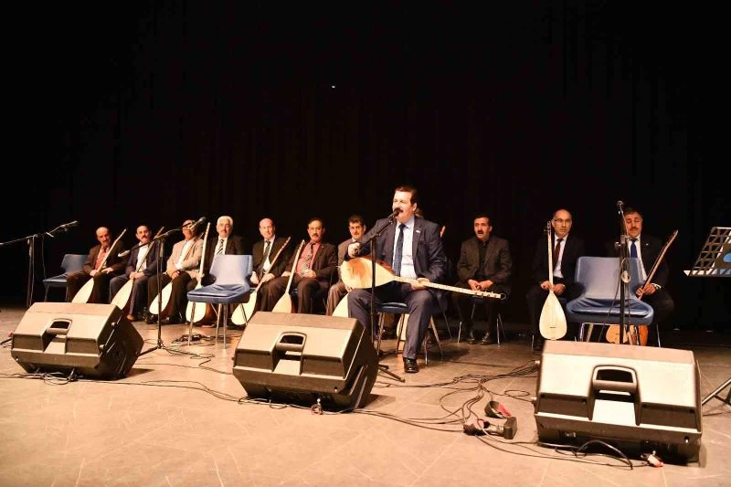 Türküler söylendi, aşıklar atıştı
