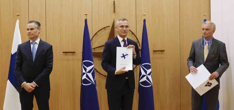 Finlandiya ve İsveç NATO’ya üyelik başvurusunu yaptı
