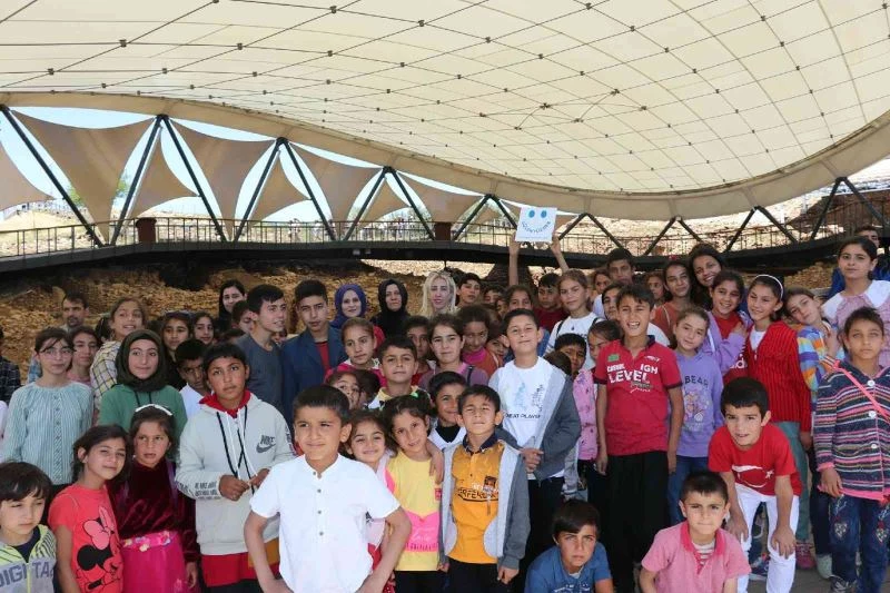 Şanlıurfalı çocuklar ilk defa Göbeklitepe’yi gördü
